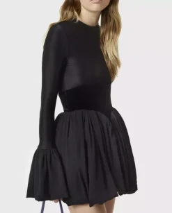 Czarna sukienka mini z gorsetem
