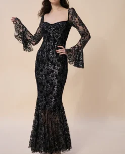 Czarna sukienka Morticia