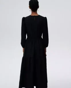 Czarna sukienka Whisper