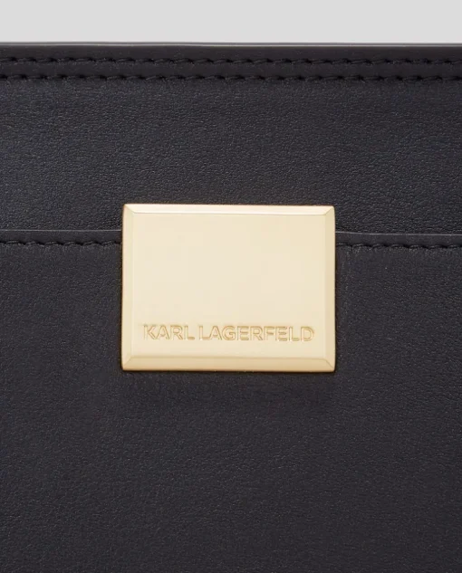 Czarna torebka typu tote