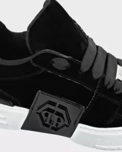 Czarne aksamitne sneakersy Lo-Top
