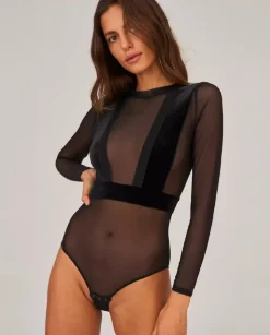 Czarne body z transparentnej siateczki It Suits You