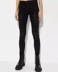 Czarne jeansy z logo