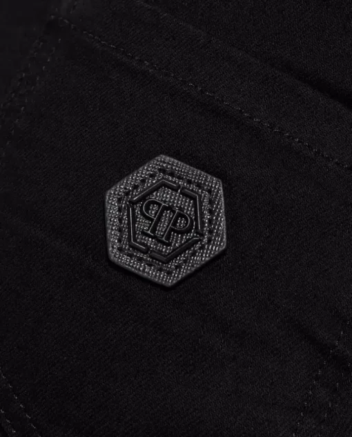 Czarne jeansy z logo