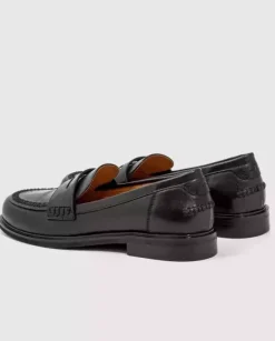 Czarne skórzane loafersy