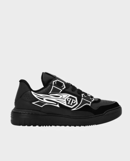 Czarne sneakersy z białym logo