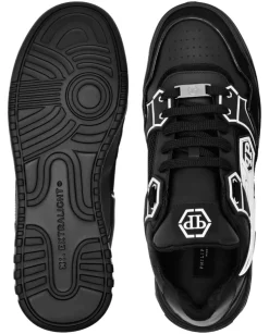 Czarne sneakersy z białym logo