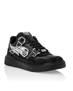 Czarne sneakersy ze zdobieniem