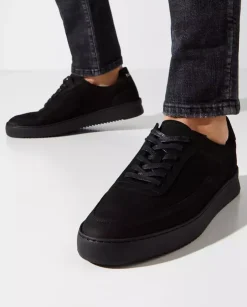 Czarne zamszowe sneakersy