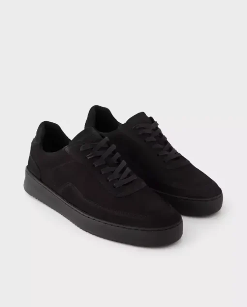 Czarne zamszowe sneakersy