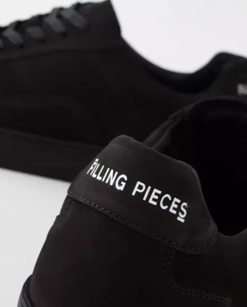 Czarne zamszowe sneakersy
