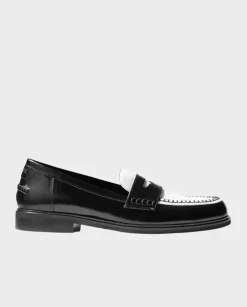 Czarno-białe loafersy ze skóry