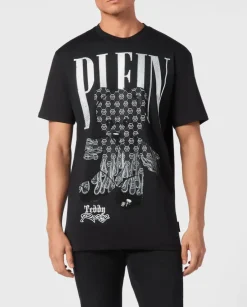 Czarny t-shirt z ozdobnym misiem i logo