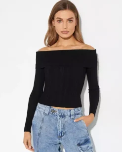 Czarny dzianinowy top
