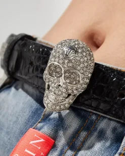 Czarny pasek z biżuteryjną klamrą Skull