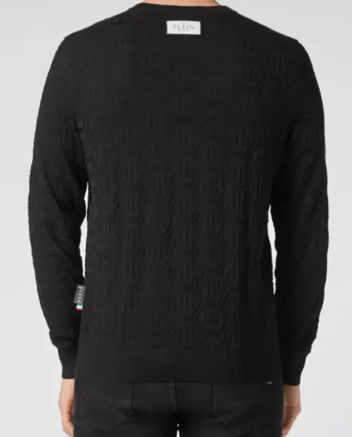 Czarny sweter z monogramem