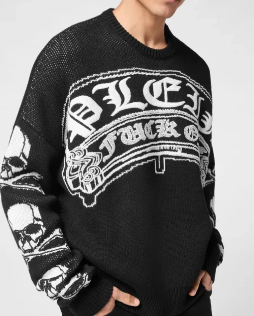 Czarny sweter z printem