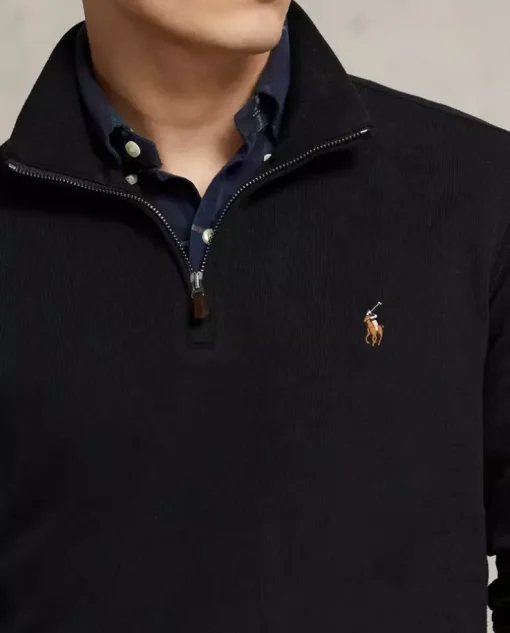 Czarny sweter z suwakiem i logo
