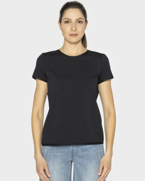 Czarny t-shirt wykończony tiulem