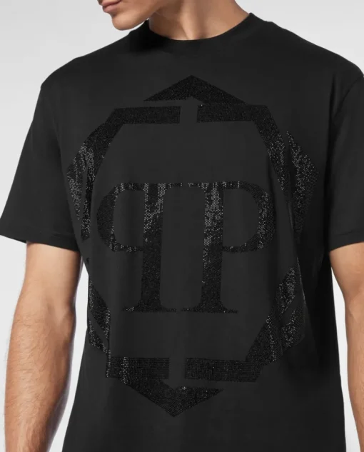 Czarny T-shirt z aplikacją