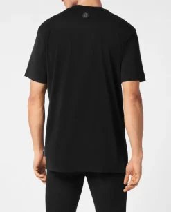 Czarny t-shirt z aplikacją