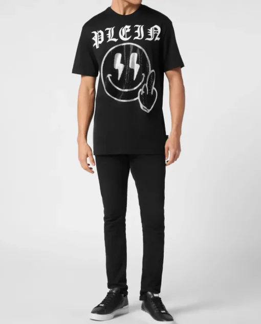 Czarny t-shirt z aplikacją