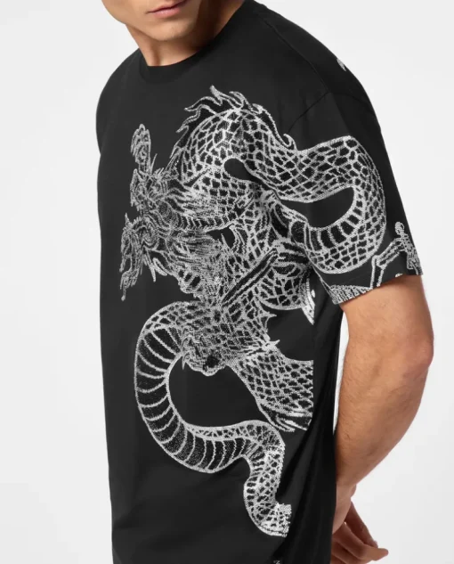 Czarny T-shirt z błyszczącą aplikacją