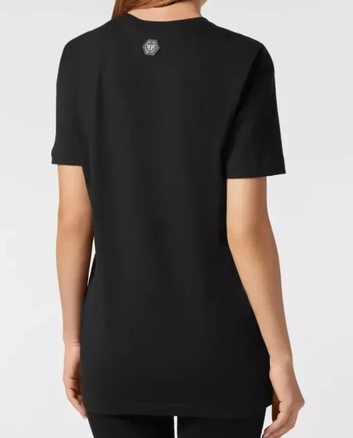 Czarny t-shirt z cekinowym napisem