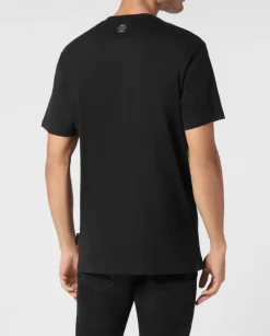 Czarny t-shirt z dużym zdobieniem z kryształów