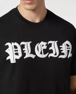 Czarny t-shirt z gotyckim logo