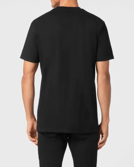 Czarny t-shirt z haftem