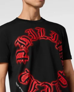 Czarny t-shirt z kontrastowym logo