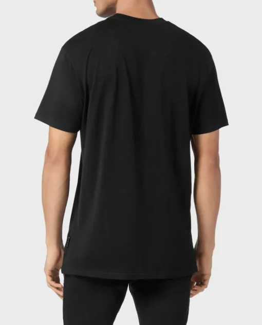 Czarny t-shirt z nadrukiem i okrągłym dekoltem