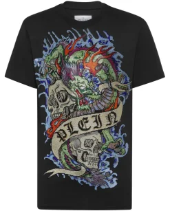 Czarny t-shirt z ozdobną aplikacją