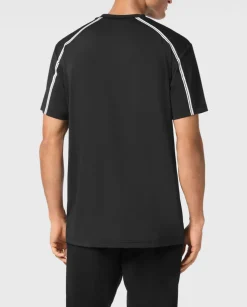 Czarny t-shirt z ozdobnym wzorem