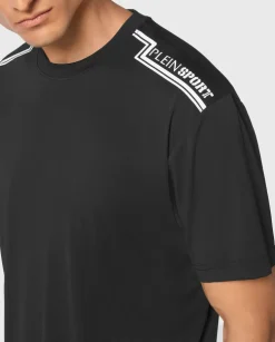 Czarny t-shirt z ozdobnym wzorem