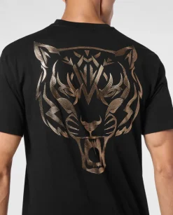 Czarny t-shirt z ozdobnym printem