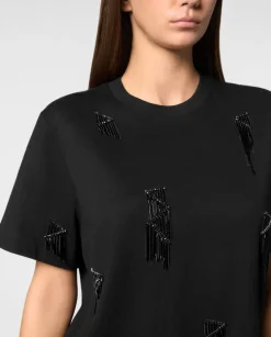 Czarny t-shirt z ozdobnymi frędzlami