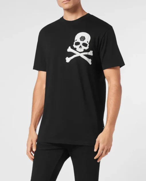 Czarny T-shirt z printem na plecach