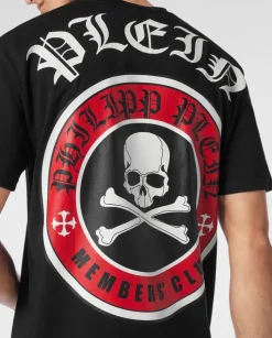 Czarny T-shirt z printem na plecach