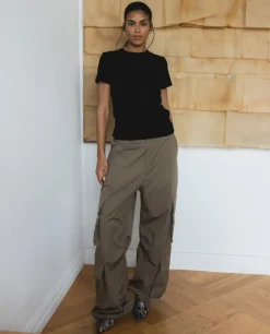 Czarny t-shirt z wiskozy Basic