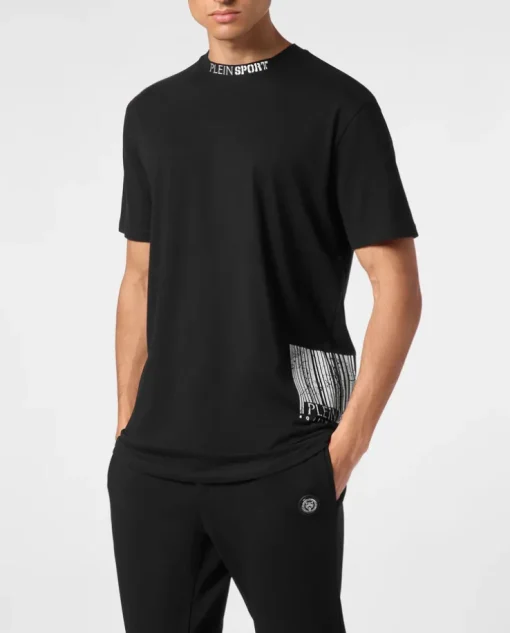 Czarny t-shirt ze stójką
