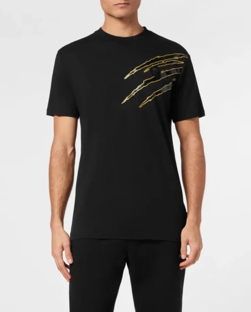 Czarny t-shirt ze złotą aplikacją