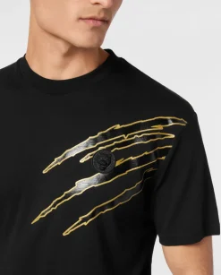 Czarny t-shirt ze złotą aplikacją