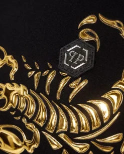 Czarny t-shirt ze złotą naszywką Scorpion