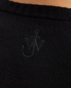 Czarny wełniany sweter