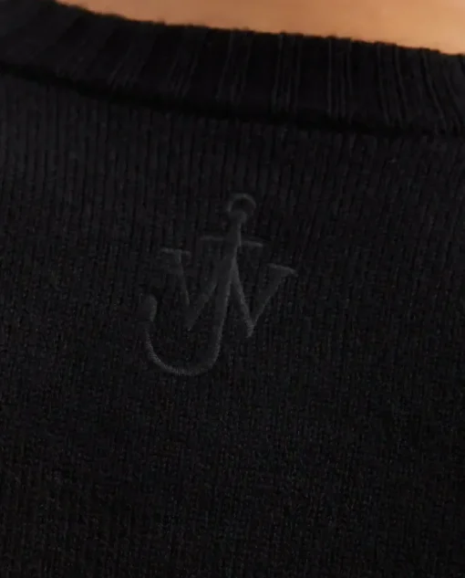 Czarny wełniany sweter