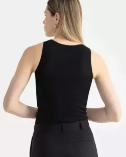 Czarny wełniany top Tomi