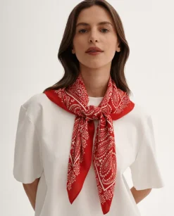 Czerwona bandana z pirntem
