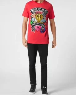 Czerwony t-shirt z dużym zdobieniem z kryształów